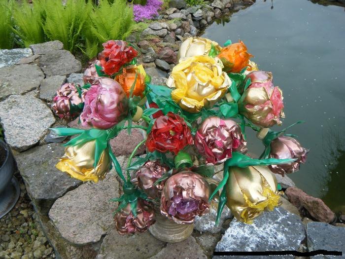 Цветы из пластиковых бутылок - букет роз